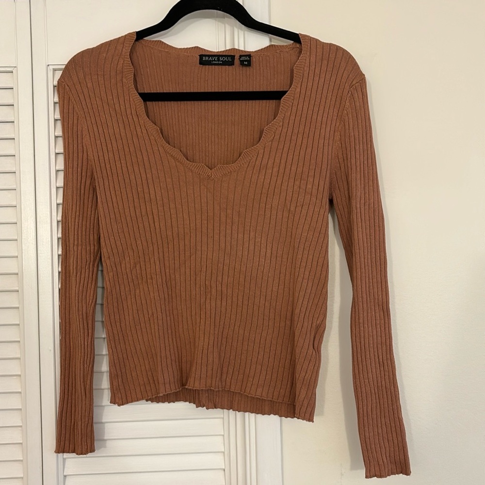 Brave Soul mauve sweater with scalloped v neck, size med